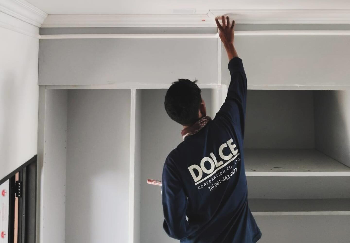 dolce-construction-home-decoration-desktop Dolce worker finishing room units