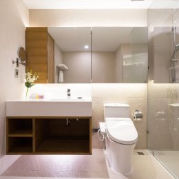 project arize hotel sriracha room bathroom